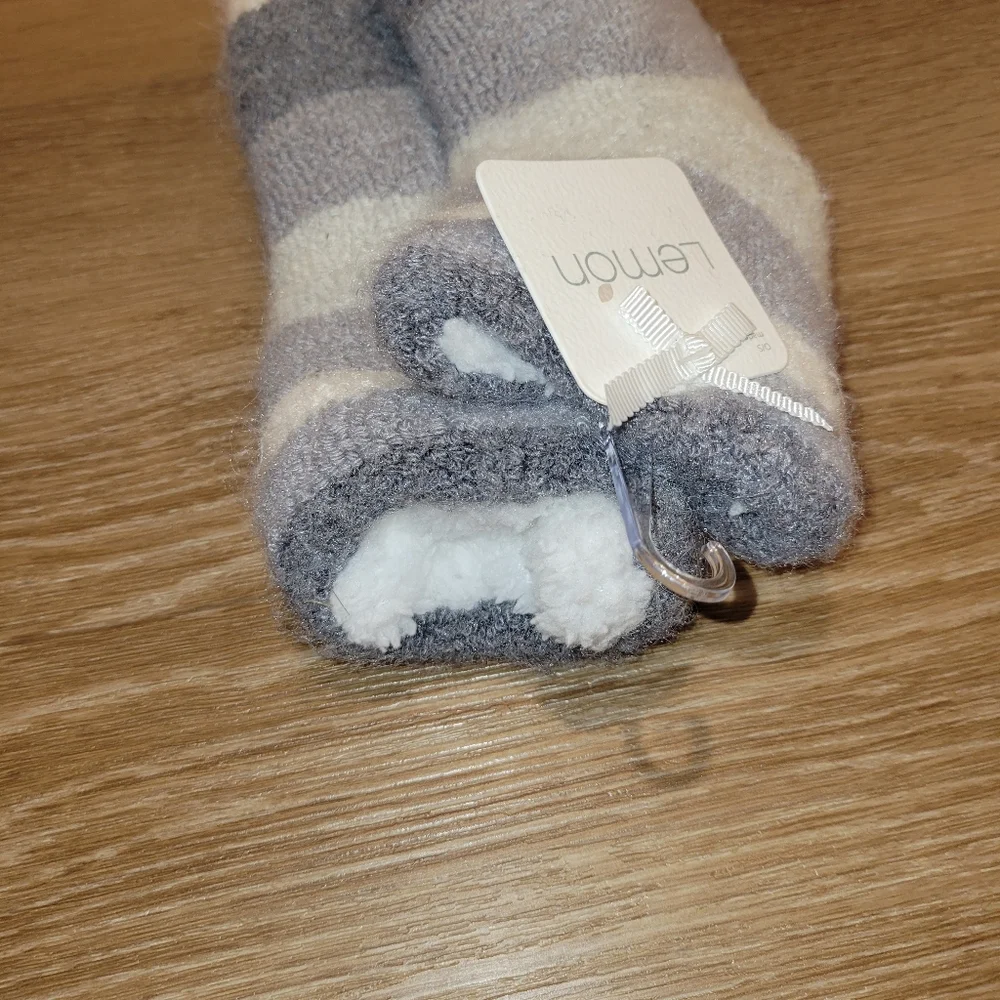 Lemon Collections Fuzzy Womens Socks New Gray Cozy OS